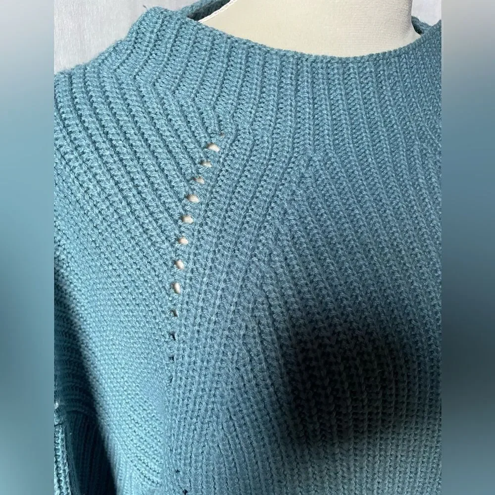 Atmosphere Blue Boat Neck Cable Knit Cropped Pullover Sweater (Size: 12)